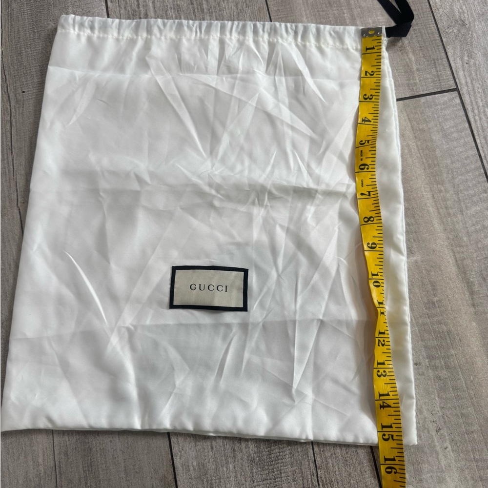 Gucci White Drawstring Logo Dust Bag with Black Trim - Picture 2 of 4